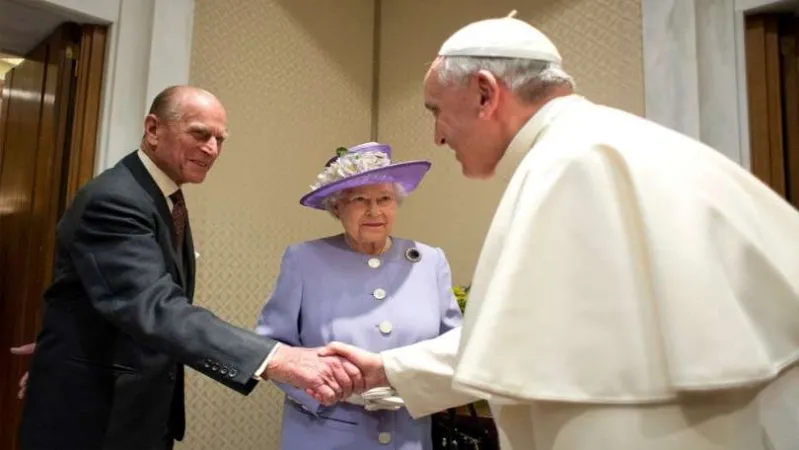 Il Papa e la Regina nel 2014 |  | Vatican Media - ACI Group
