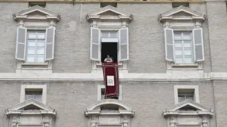 Papa Francesco: "No a quella fede che rimane superficiale e miracolistica"