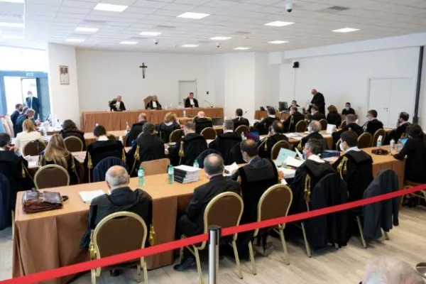 Una udienza del Tribunale Vaticano nell'aula ai Musei Vaticani / Vatican News 