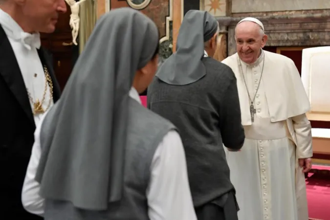 Il Papa con le suore di Santa Giovanna Antida  |  | Vatican Media 