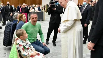 Il Papa: "San Giuseppe, uomo in seconda linea, sostegno e guida nei momenti di difficoltà"