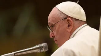 Il Papa: "Che cosa possiamo fare per recuperare il valore del lavoro?"