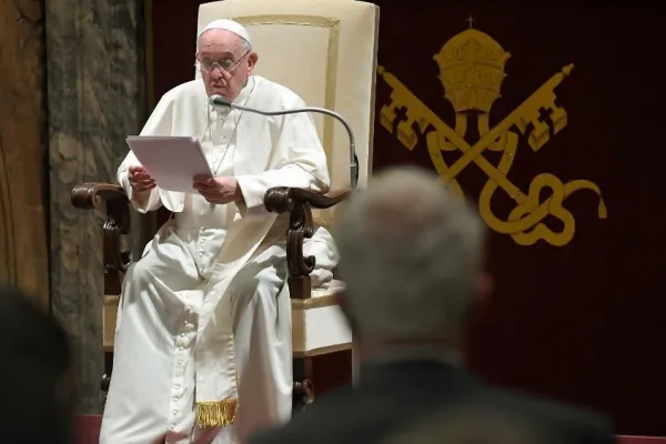 Papa Francesco durante una udienza  / Vatican Media 