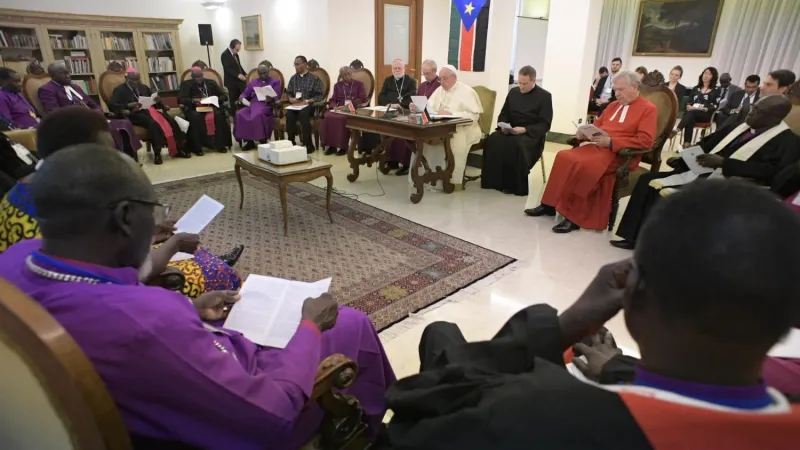 Papa Francesco e il primate anglicano Justin Welby al ritiro spirituale con i leader del Sud Sudan in Vaticano (aprile 2019)  |  | Vatican Media / ACI group