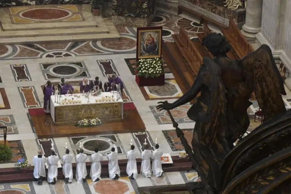 Papa Francesco presiede una celebrazione in rito congolese nella Basilica di San Pietro, 1 dicembre 2019 / Vatican Media 