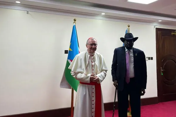Il Cardinale Pietro Parolin con il presidente sud sudanese Salva Kiier / Vatican Media / Cernuzio
