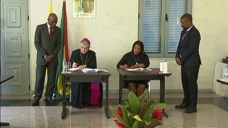 La firma dell'accordo tra Santa Sede e Sao Tomé e Principe lo scorso 15 agosto | Vatican News 