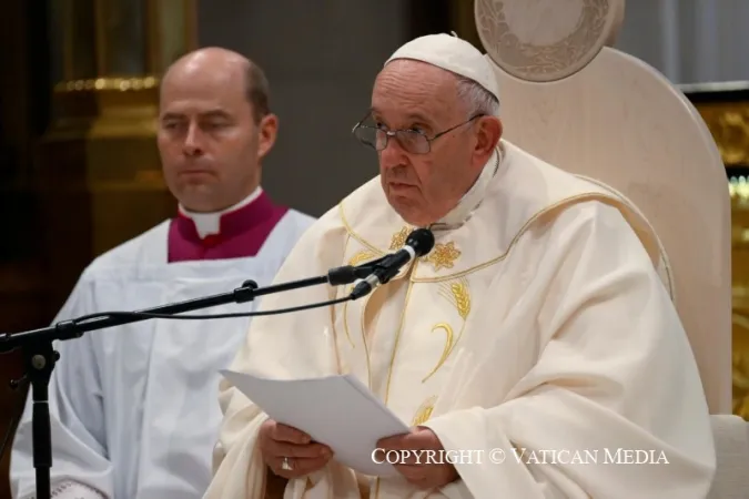 Papa Francesco durante una Messa in Canada |  | Vatican Media / ACI Group