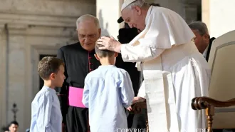 Il Papa: "La Madonna consoli tutte le madri afflitte per la sofferenza dei figli"