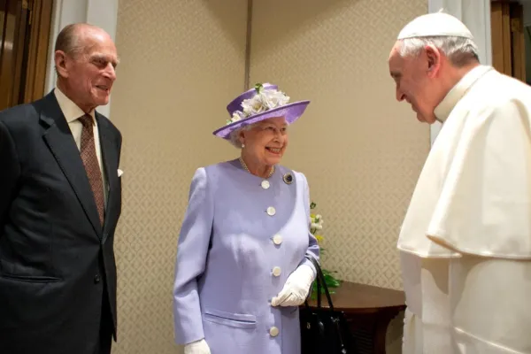 Papa Francesco e la Regina Elisabetta con il Principe Filippo nel 2014 / Vatican News