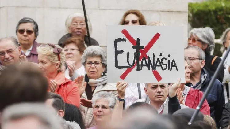 Manifestazione contro l'eutanasia in Portogallo | Vatican News