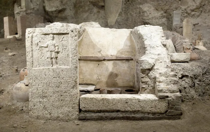 Alcune immagini della Necropoli sulla Via Trionfale |  | Musei Vaticani