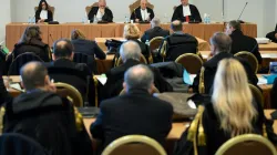 Una foto di archivio di una passata udienza del processo sulla gestione dei fondi della Segreteria di Stato nell'Aula Polifunzionale dei Musei vaticani / Vatican Media