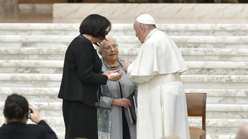 Papa Francesco, Focolari | Papa Francesco con la presidente del Movimento dei Focolari Margaret Karram e la presidente emerita Maria Voce | Vatican Media