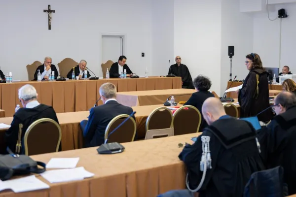 Un momento del processo nell'Aula Polifunzionale dei Musei Vaticani / Vatican Media