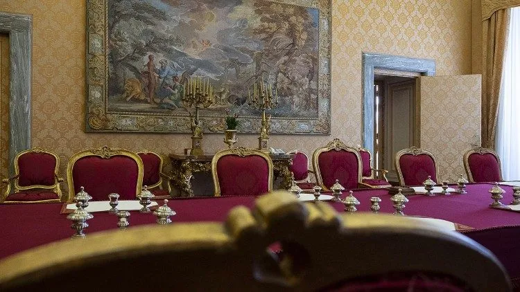 La Sala degli incontri ufficiali e delle firme della Segreteria di Stato |  | Vatican News