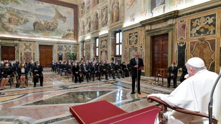 Papa Francesco | Papa Francesco in una udienza passata con l'Ispettorato di Pubblica Sicurezza Presso il Vaticano | Vatican Media