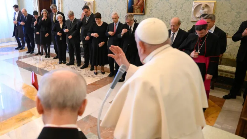 Papa Francesco e la Junta Constructora della Basilica della Sagrada Familia |  | Vatican Media