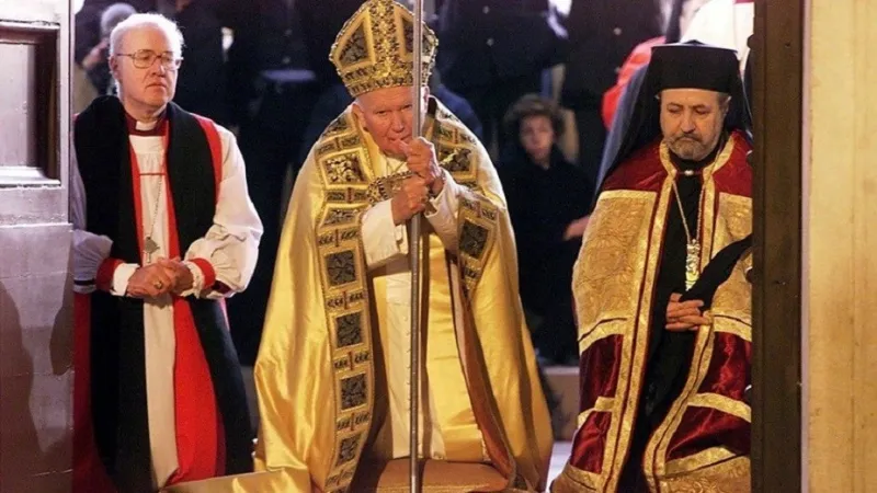 Alcune foto di Pontefici con i capi delle Chiese sorelle |  | www.christianunity.va