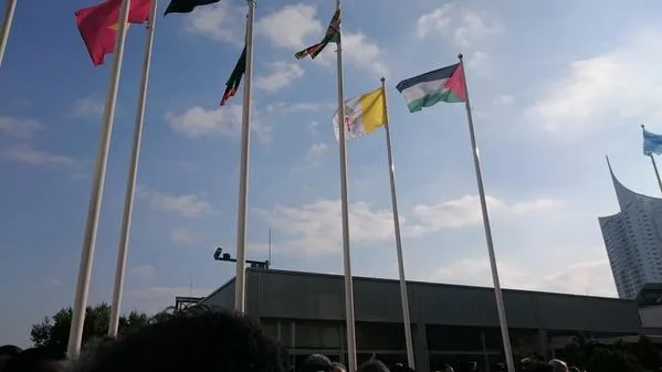 Santa Sede e Palestina | Le bandiere di Santa Sede e Palestina sventolano di fronte il quartier generale dell'ONU | ONU