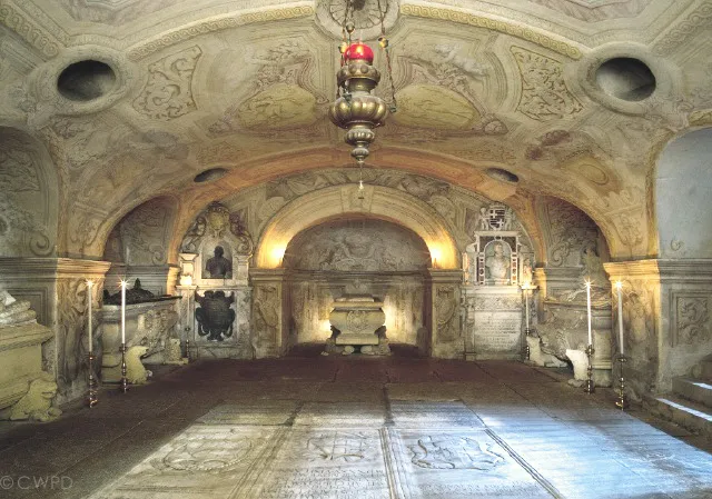 La Cripta dei Gran Maestri nella Concattedrale di San Giovanni a La Valletta, Malta  | da https://www.cordaconservation.com/crypt-of-st-johns-co-cathedral
