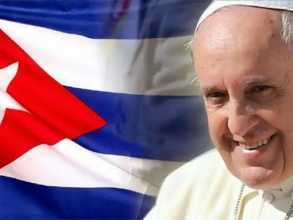 Papa Francesco con la bandiera di Cuba |  | Acistampa