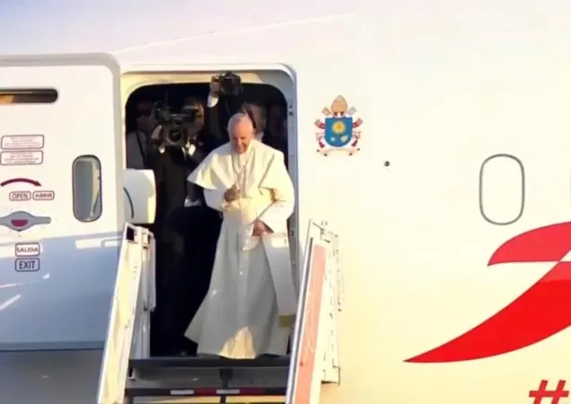 Papa Francesco saluta Panama  |  | Vatican Media 