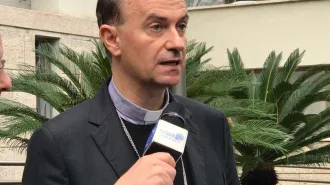 Chiesa in Italia, il segretario della CEI rinuncia alla guida della diocesi 