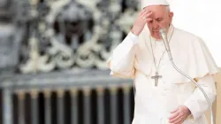 Papa Francesco in un momento di preghiera  / Daniel Ibanez / ACI Group