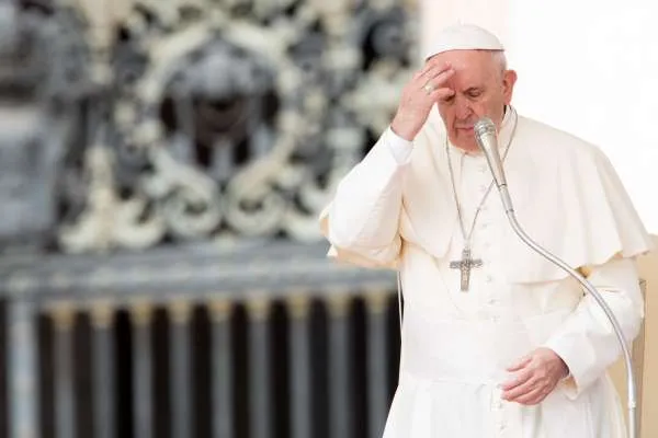 Papa Francesco in un momento di preghiera  / Daniel Ibanez / ACI Group