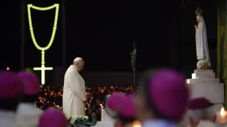 Il Papa: “Con il Rosario il Vangelo riprende la sua strada nella vita di ognuno”