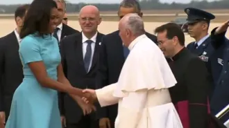 Il Papa arriva negli USA e in aereo ricorda che la sua è la dottrina sociale della Chiesa 