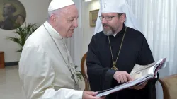 Papa Francesco incontra l'arcivescovo maggiore Shevchuk della Chiesa Greco Cattolica Ucraina nella Domus Sanctae Marthae, 3 luglio 2018 / Vatican Media / account @VaticanNews