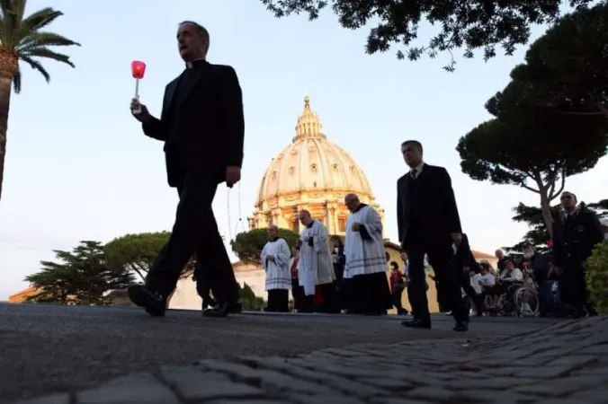 Processione nei Giardini Vaticani, mese mariano |  | Daniel Ibanez, ACI Group