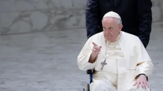 Per il Papa stare con i poveri è una "vocazione, non un'occupazione"
