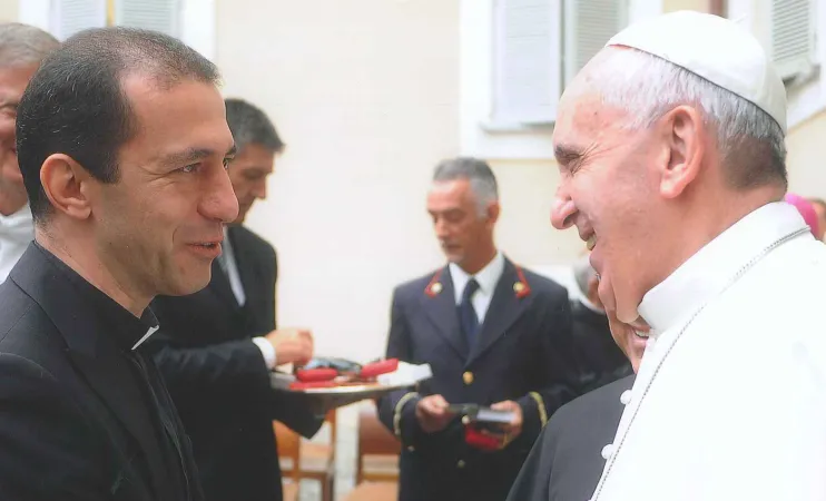 Don Gualtiero Isacchi | Don Gualtiero Isacchi, arcivescovo eletto di Monreale, con Papa Francesco | Instagram Gualtiero Isacchi