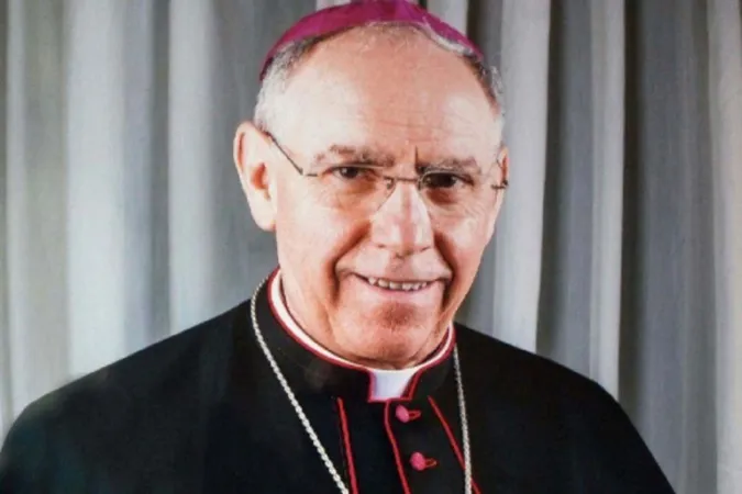 Un ritratto del vescovo Giacomo Cirulli, che amministrerà le diocesi di Teano-Calvi e Alife-Caiazzo | pd