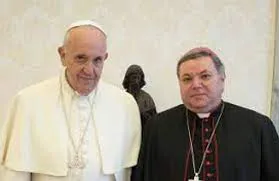 Papa Francesco e l'arcivescovo Luciano Russo, in una foto del 2020 | Vatican Media / AgenSIR