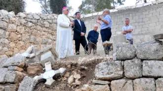 Indignazione di Israele per la profanazione del cimitero cristiano di Beit Jamal