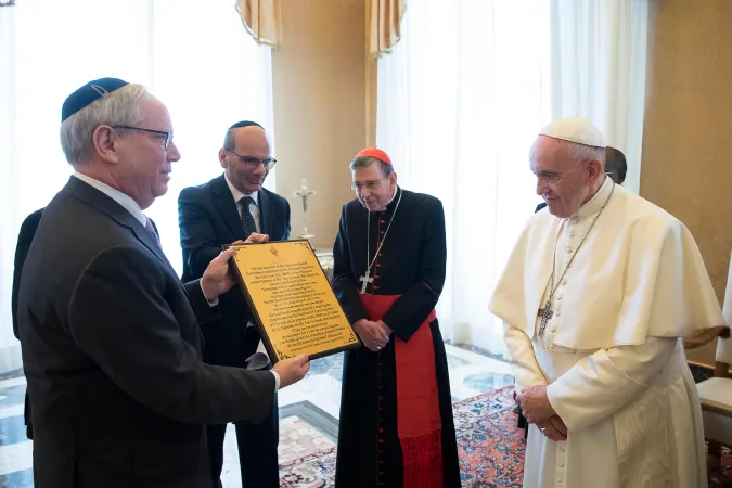 Il Papa con una delegazione di rabbini |  | Vatican Media - ACI Group