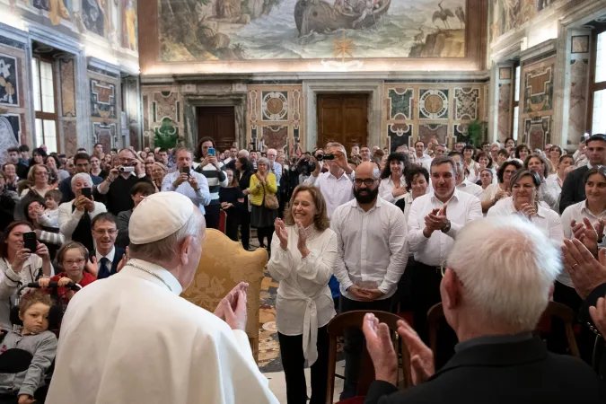 Papa Francesco durante l'udienza con gli Alunni del Cielo, Sala Clementina, 10 novembre 2018 | Vatican Media / ACI Group
