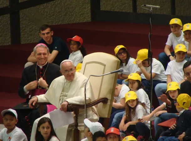 Papa Francesco con i bambini della Fabbrica della pace |  | Marco Mancini - Aci Stampa