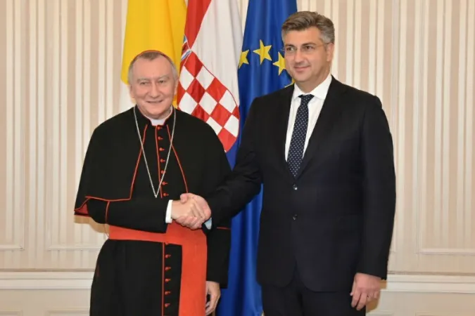 Il Cardinale Parolin incontra il premier croato Plenkovic durante la visita nella nazione, 31 ottobre 2017 | https://vlada.gov.hr/news/pm-plenkovic-meets-with-vatican-secretary-of-state-parolin/22750 