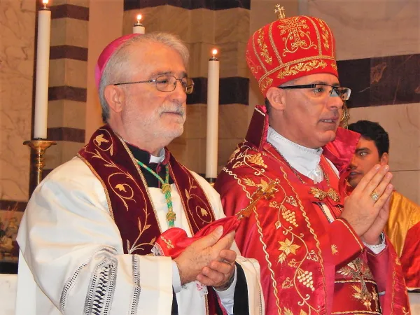 Vescovo Cetoloni e padre Naamo | Il vescovo Cetoloni con padre Narek Naamo nella celebrazione del 2018 | Diocesi di Grosseto 