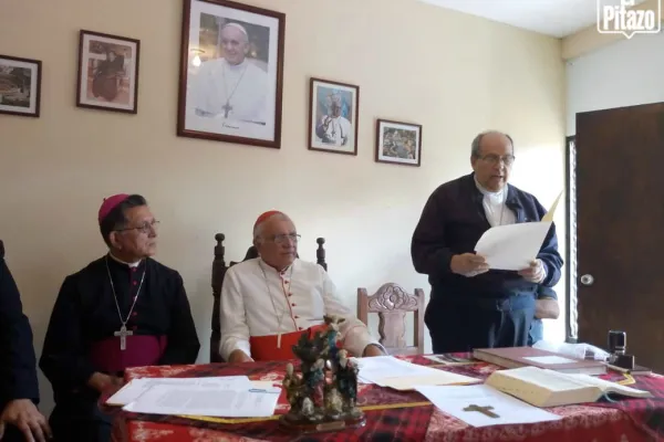 Il Cardinale Porras con il vescovo di Apure Alfredo Enrique Torres Rondon, annunciano l'approvazione del miracolo attribuito all'intercessione di José Hernandez Cisneros / twitter