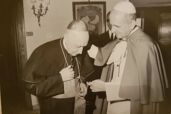 San Paolo VI riceve il cardinale Joszef Mindszenty  / Twitter @EduardHabsburg