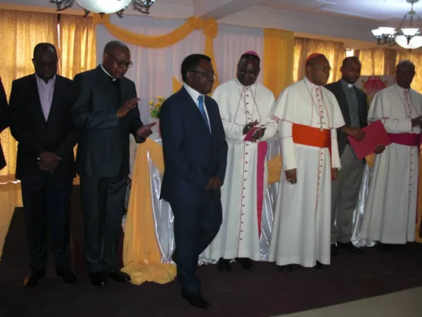 Cardinale Ambongo | Il Cardinale Fridolin Ambongo, arcivescovo di Kinshasa, alla cerimonia della firma del decreto di istituzione dell'Università Cattolica del Congo | Twitter @TataCardinale