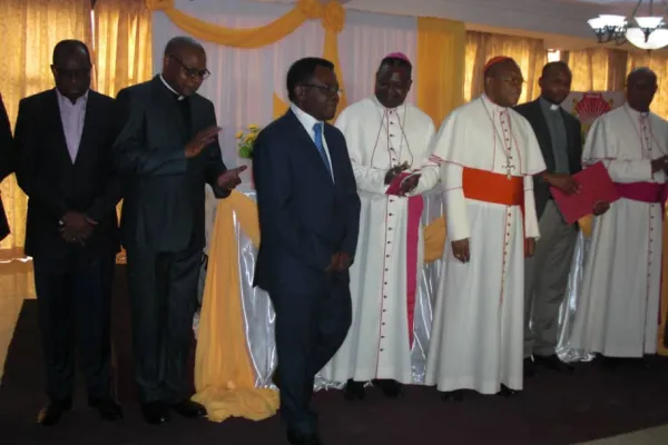 Il Cardinale Fridolin Ambongo, arcivescovo di Kinshasa, alla cerimonia della firma del decreto di istituzione dell'Università Cattolica del Congo / Twitter @TataCardinale