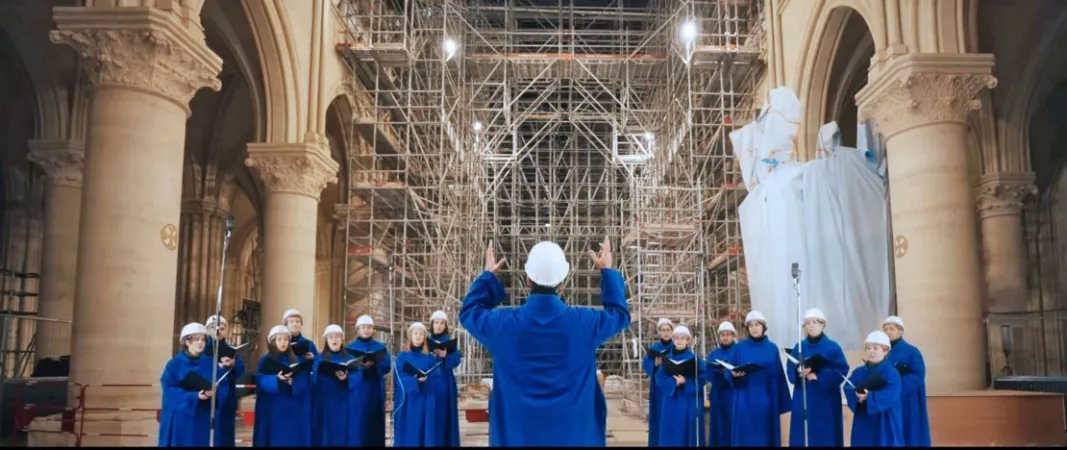 Notre Dame de Paris | un momento della registrazione nella cattedrale di Parigi | Paris Catholique / YouTube