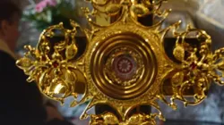 Un dettaglio della reliquia di San Giovanni Paolo II trafugata a Spoleto / Twitter